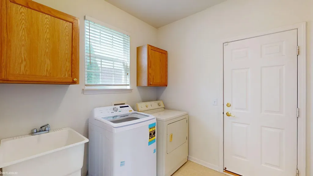 49554 Dunhill Drive Macomb Township MI 48044