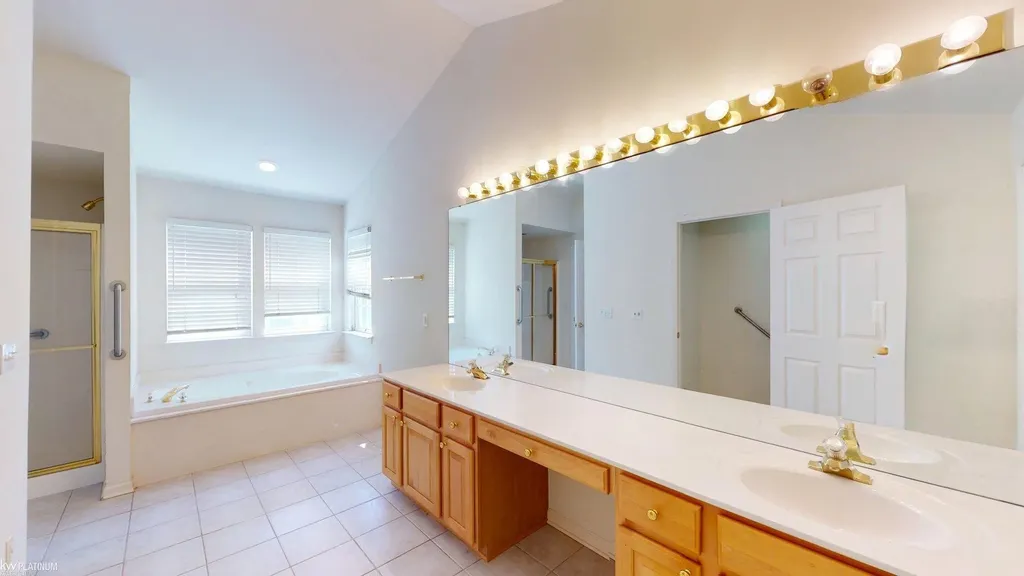 49554 Dunhill Drive Macomb Township MI 48044