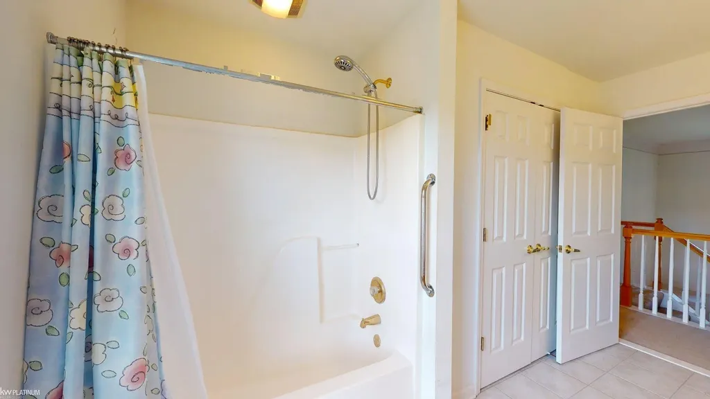 49554 Dunhill Drive Macomb Township MI 48044
