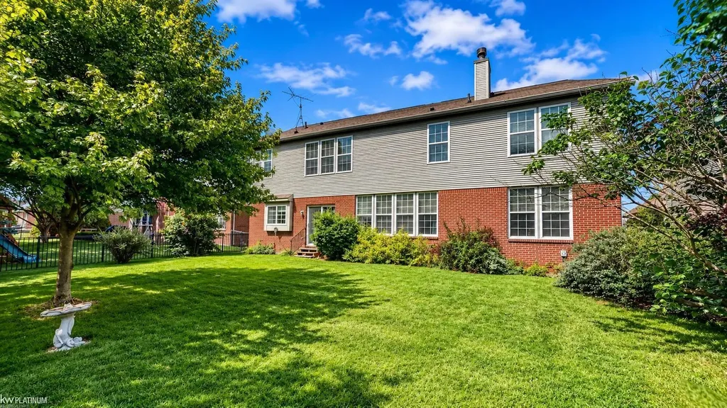49554 Dunhill Drive Macomb Township MI 48044