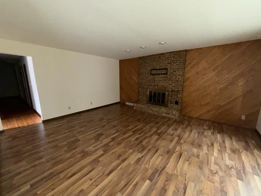 1413 Dilloway Drive Midland City MI 48640