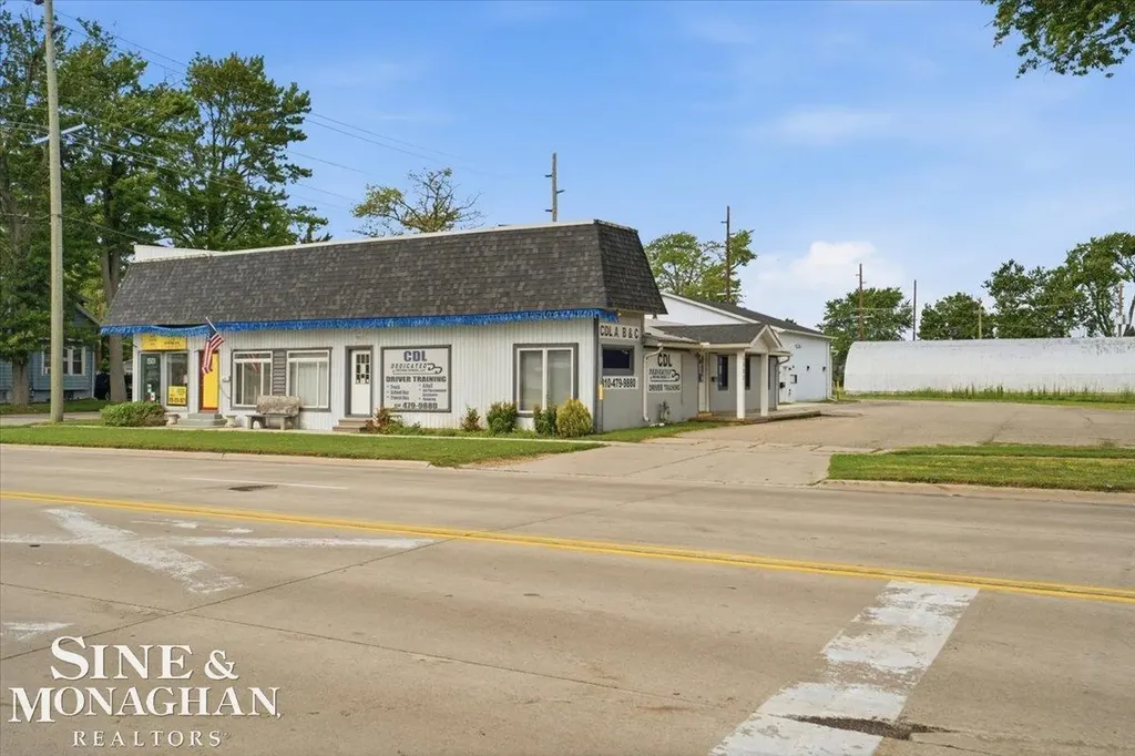 1503 10th Street Port Huron City MI 48060