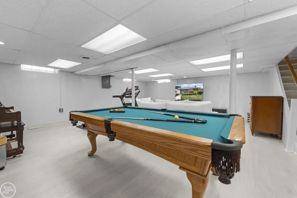 22933 Doremus Street St. Clair Shores City MI 48080