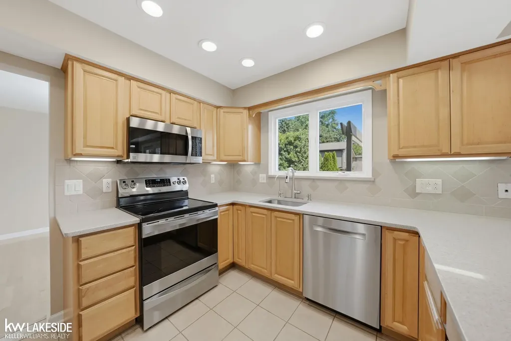 3392 Innsbrook Drive Rochester Hills City MI 48309