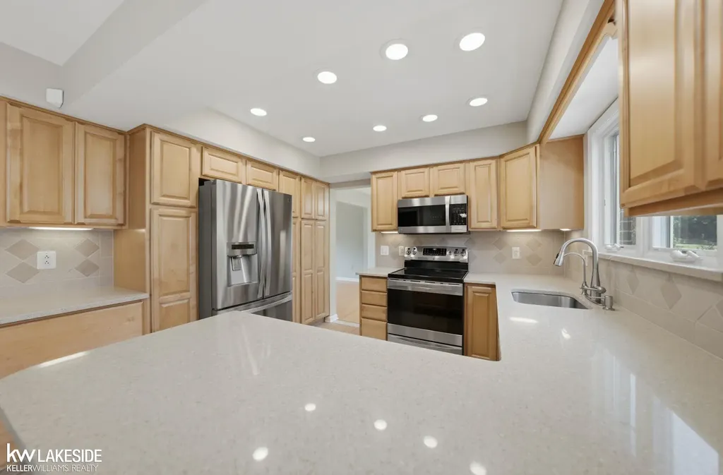 3392 Innsbrook Drive Rochester Hills City MI 48309