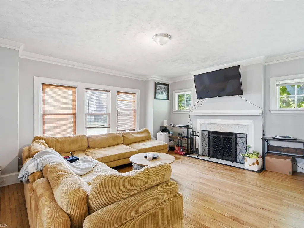 643 Chalmers Street Detroit City MI 48215