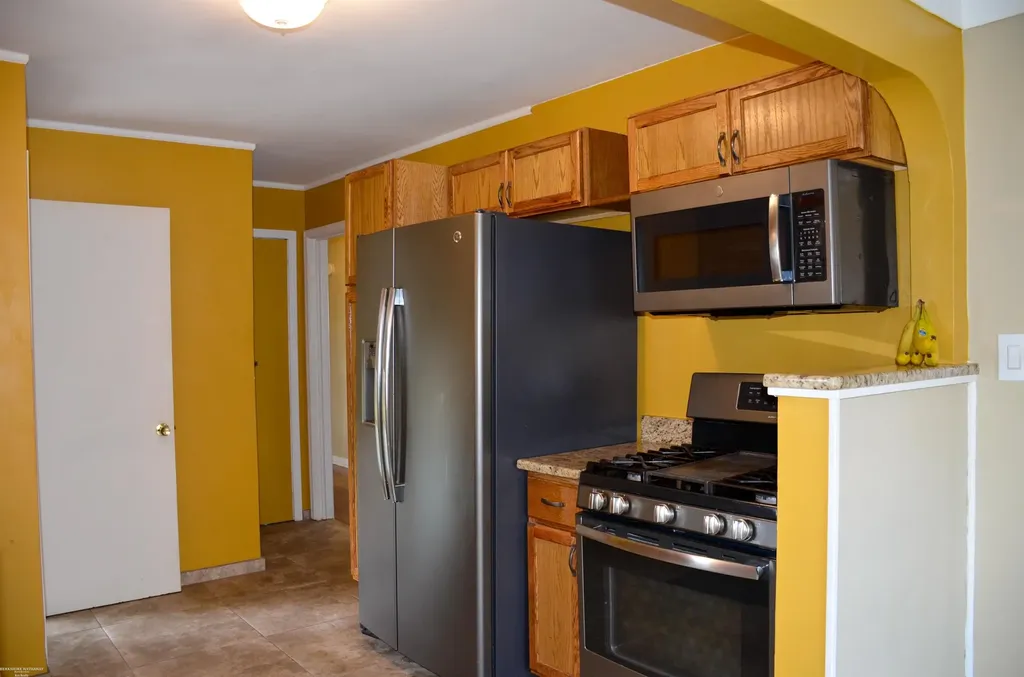 8474 Harding Street Center Line City MI 48015