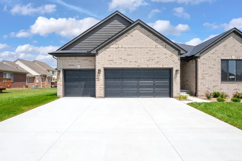 1073 Williamson Circle Pontiac City MI 48340