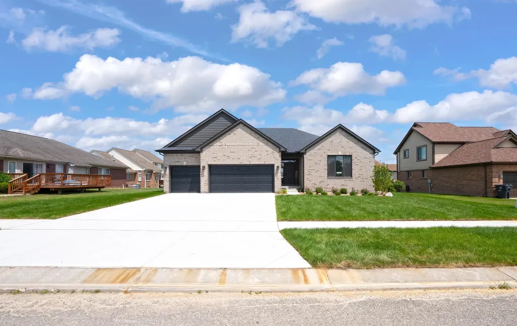 1073 Williamson Circle Pontiac City MI 48340