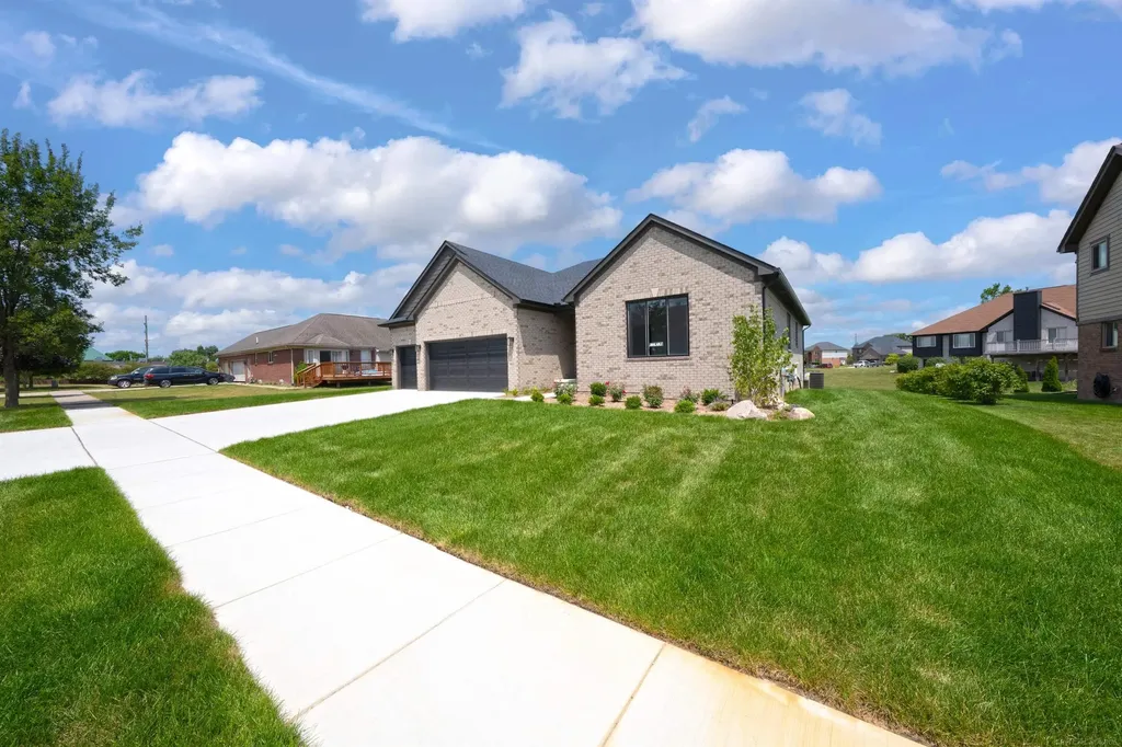 1073 Williamson Circle Pontiac City MI 48340