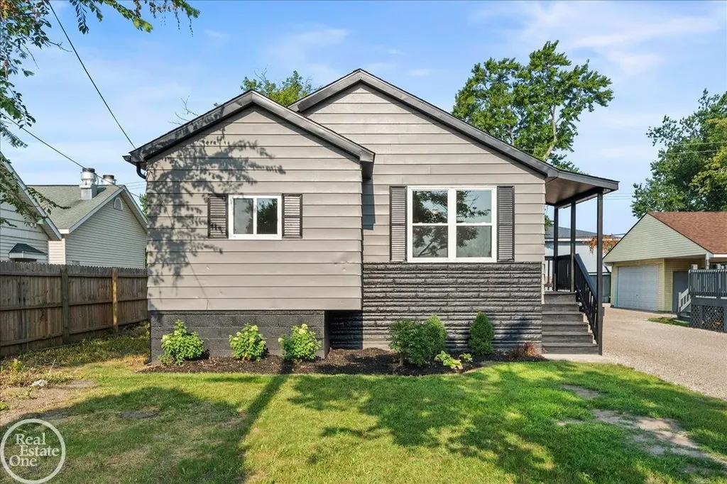 2635 24th Street Port Huron City MI 48060