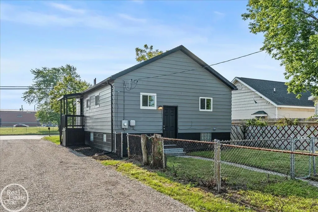 2635 24th Street Port Huron City MI 48060