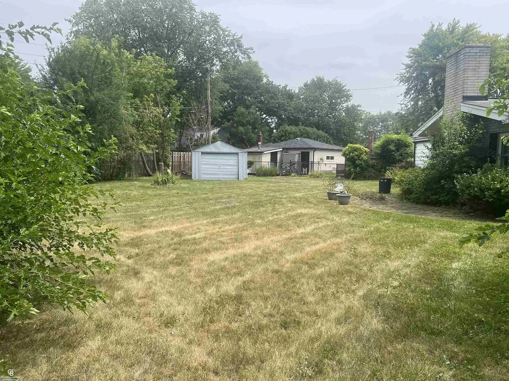29581 Newport Drive Warren City MI 48088