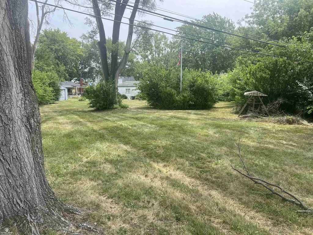 29581 Newport Drive Warren City MI 48088