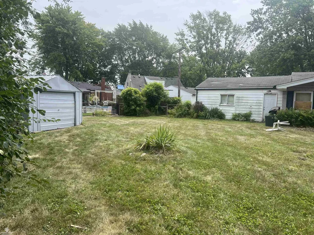29581 Newport Drive Warren City MI 48088