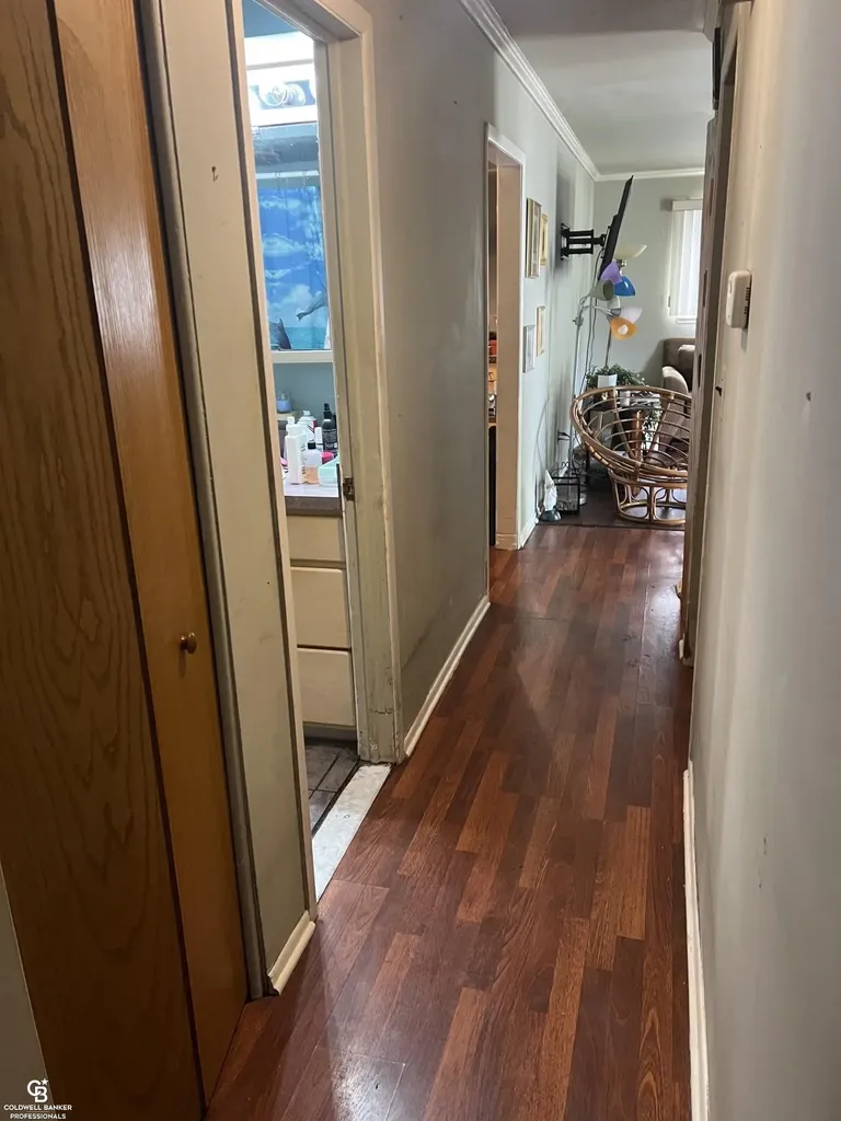 29581 Newport Drive Warren City MI 48088