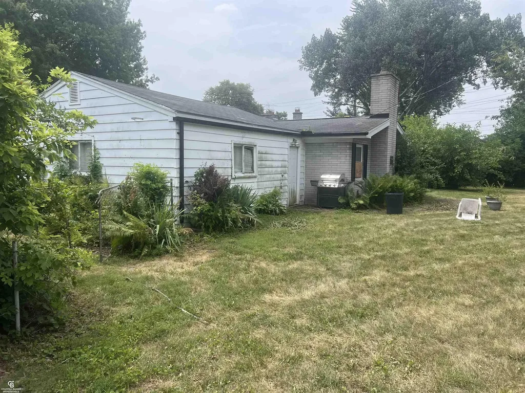 29581 Newport Drive Warren City MI 48088