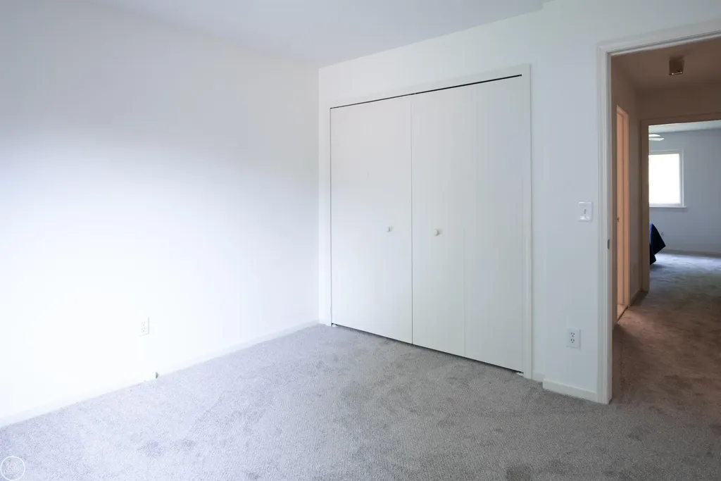 4255 John Paul Court Warren City MI 48091