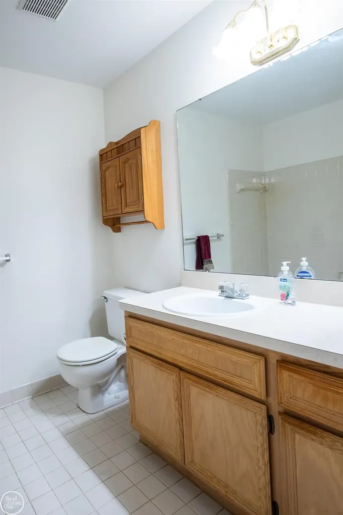 4255 John Paul Court Warren City MI 48091