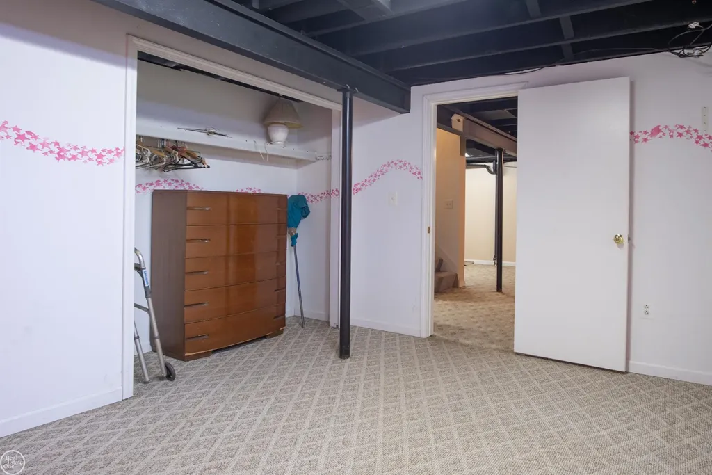 4255 John Paul Court Warren City MI 48091