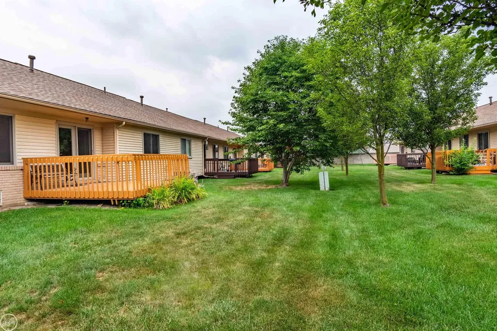 4255 John Paul Court Warren City MI 48091