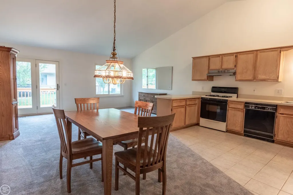 4255 John Paul Court Warren City MI 48091