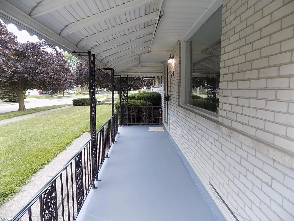 36415 Winterset Drive Clinton Charter Township MI 48035