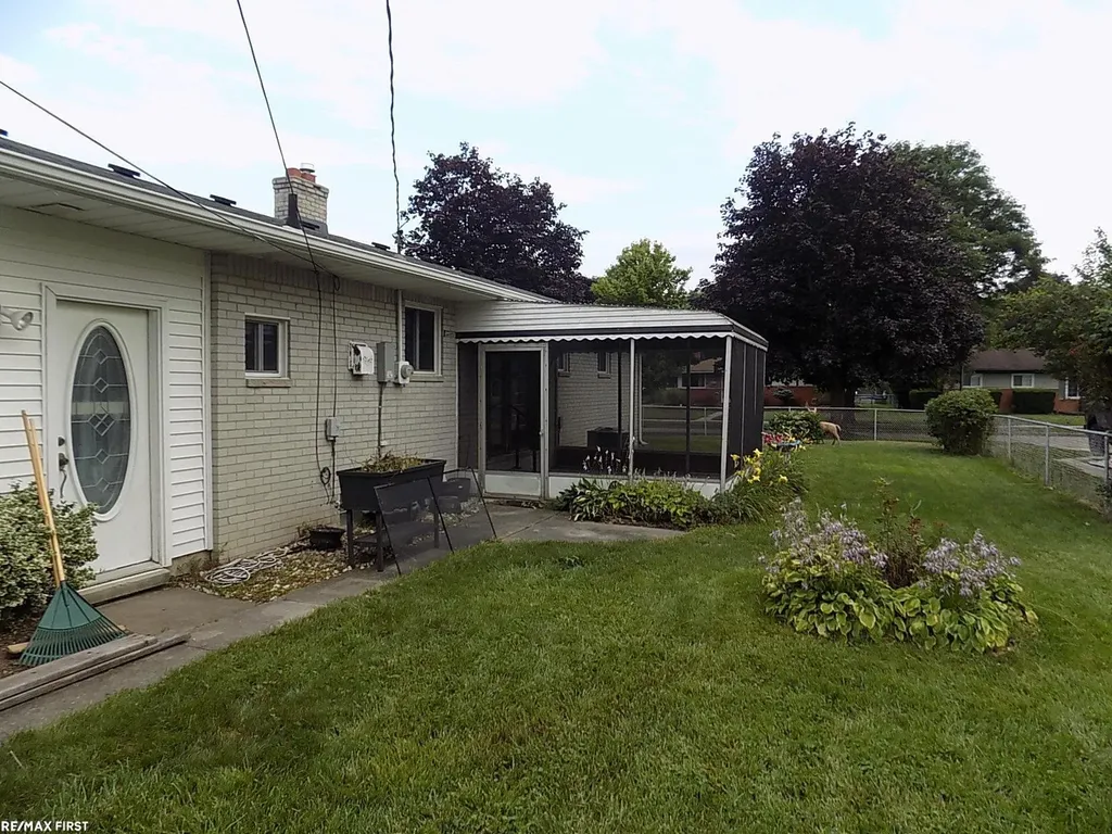 36415 Winterset Drive Clinton Charter Township MI 48035