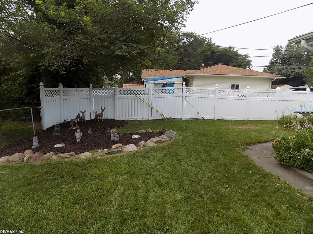 36415 Winterset Drive Clinton Charter Township MI 48035