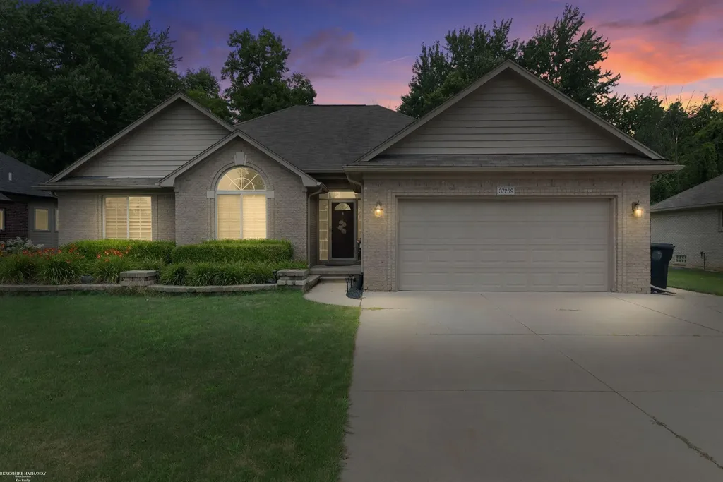 37259 Willow Creek Lane New Baltimore City MI 48047