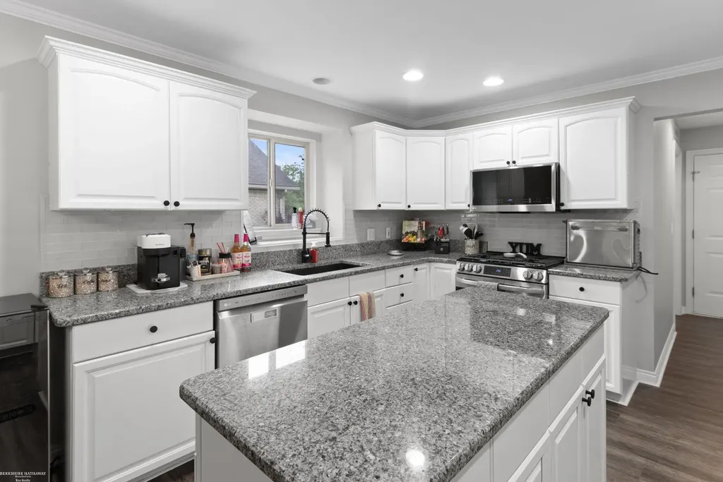 37259 Willow Creek Lane New Baltimore City MI 48047
