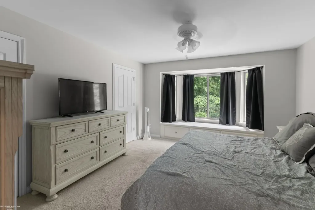 37259 Willow Creek Lane New Baltimore City MI 48047