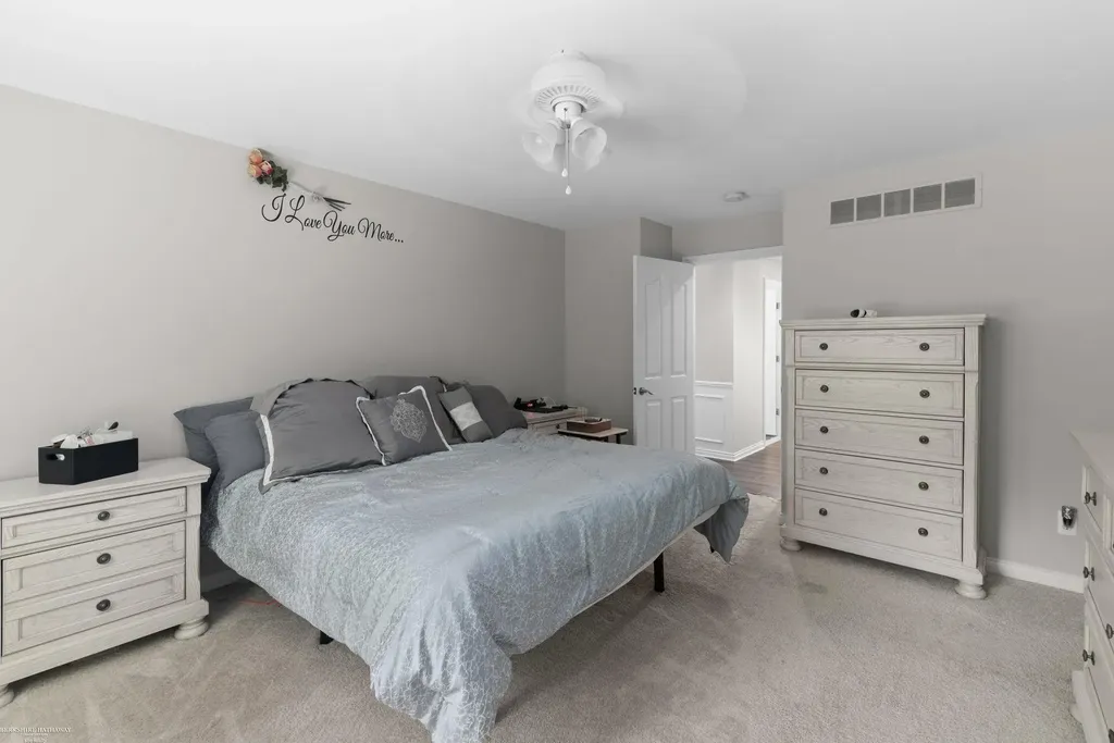 37259 Willow Creek Lane New Baltimore City MI 48047