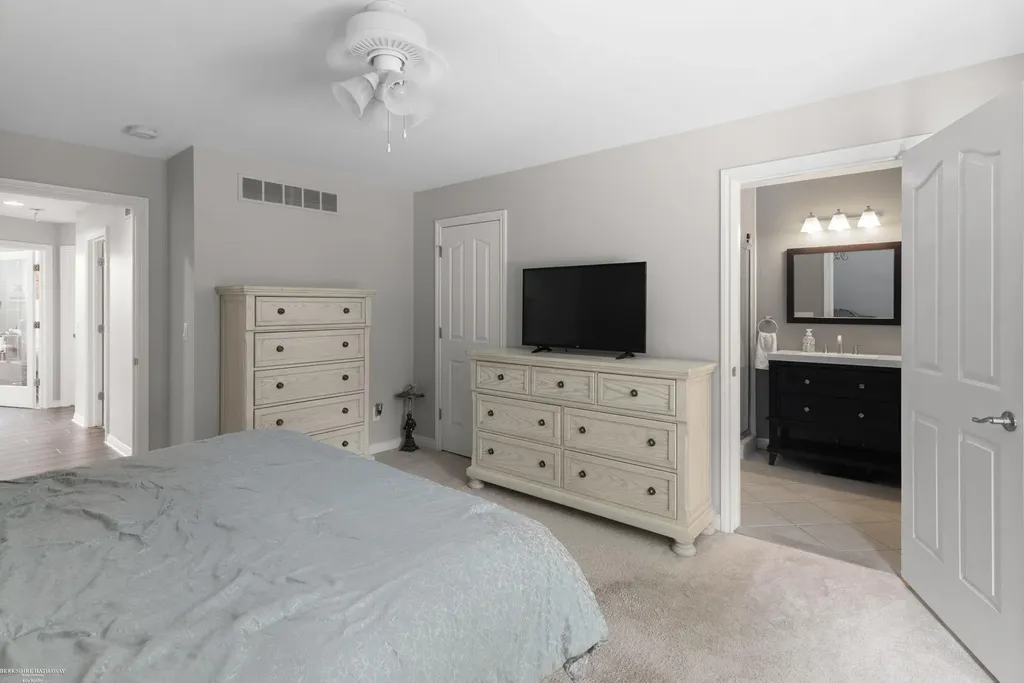 37259 Willow Creek Lane New Baltimore City MI 48047