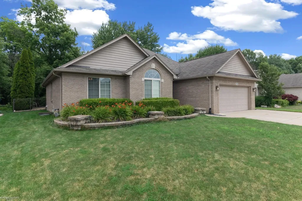 37259 Willow Creek Lane New Baltimore City MI 48047