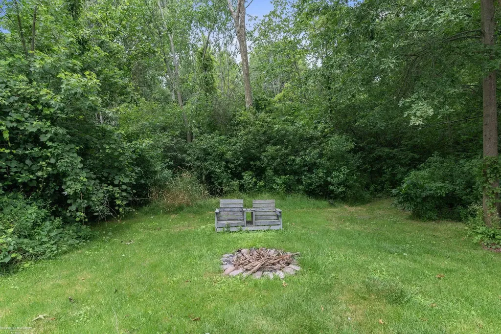 37259 Willow Creek Lane New Baltimore City MI 48047