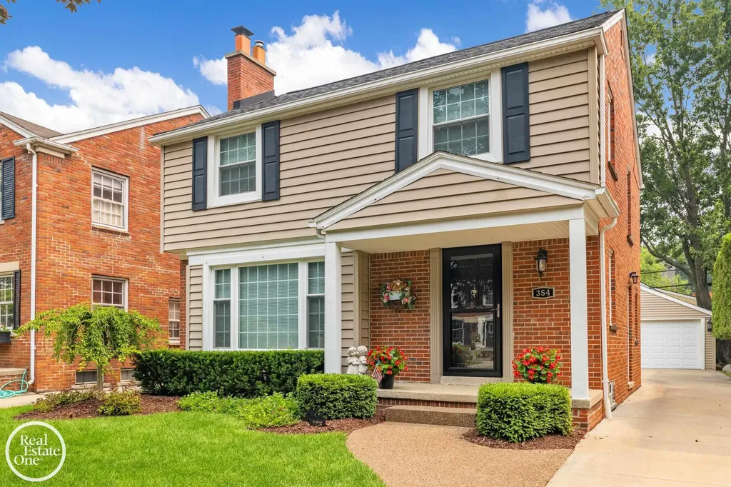 354 Mckinley Avenue Grosse Pointe Farms City MI 48236