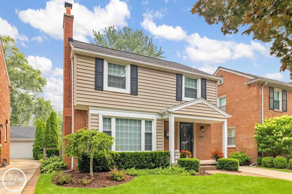 354 Mckinley Avenue Grosse Pointe Farms City MI 48236