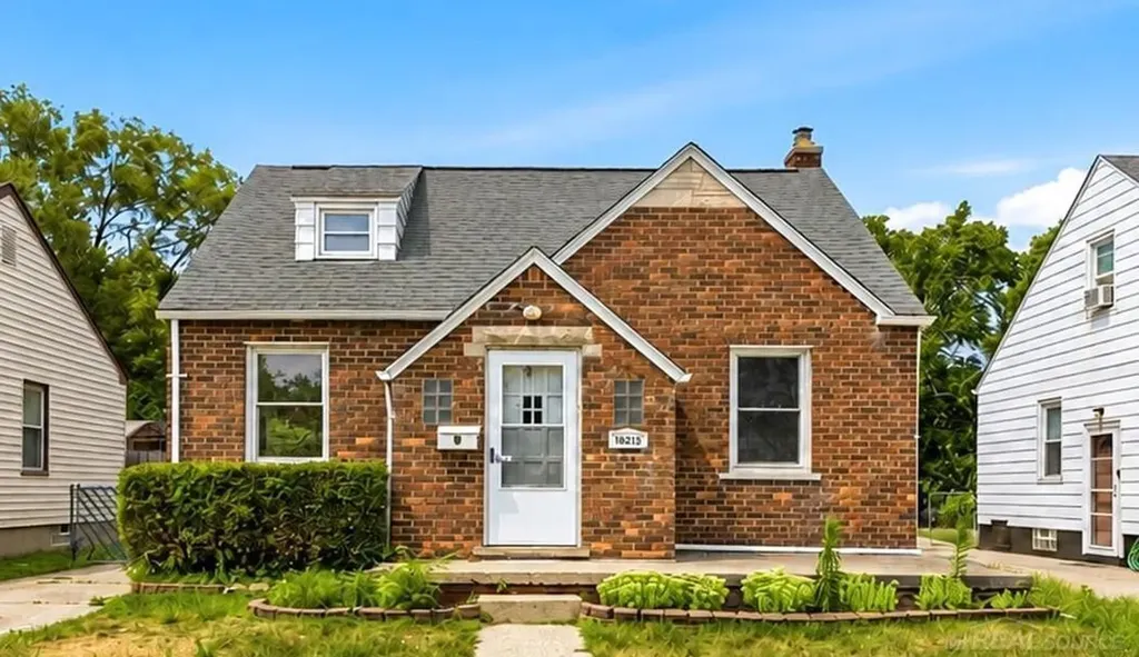 16213 Forest Avenue Eastpointe City MI 48021