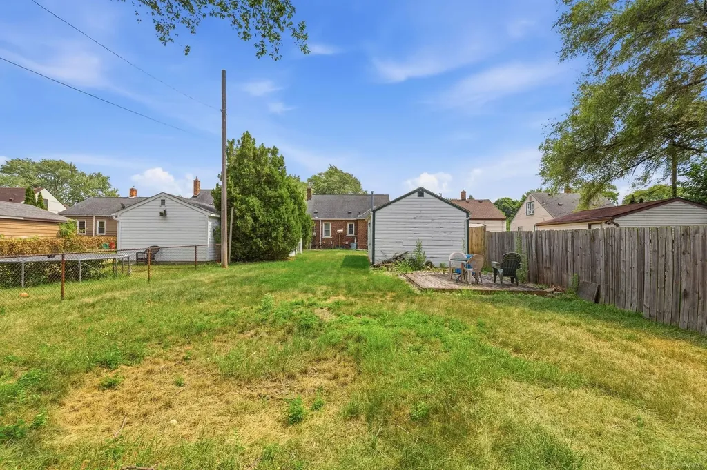 16213 Forest Avenue Eastpointe City MI 48021