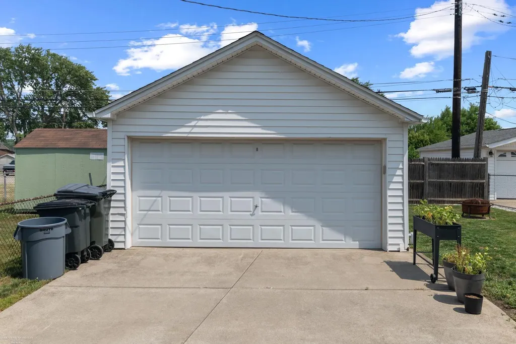 21605 Trombly Street St. Clair Shores City MI 48080