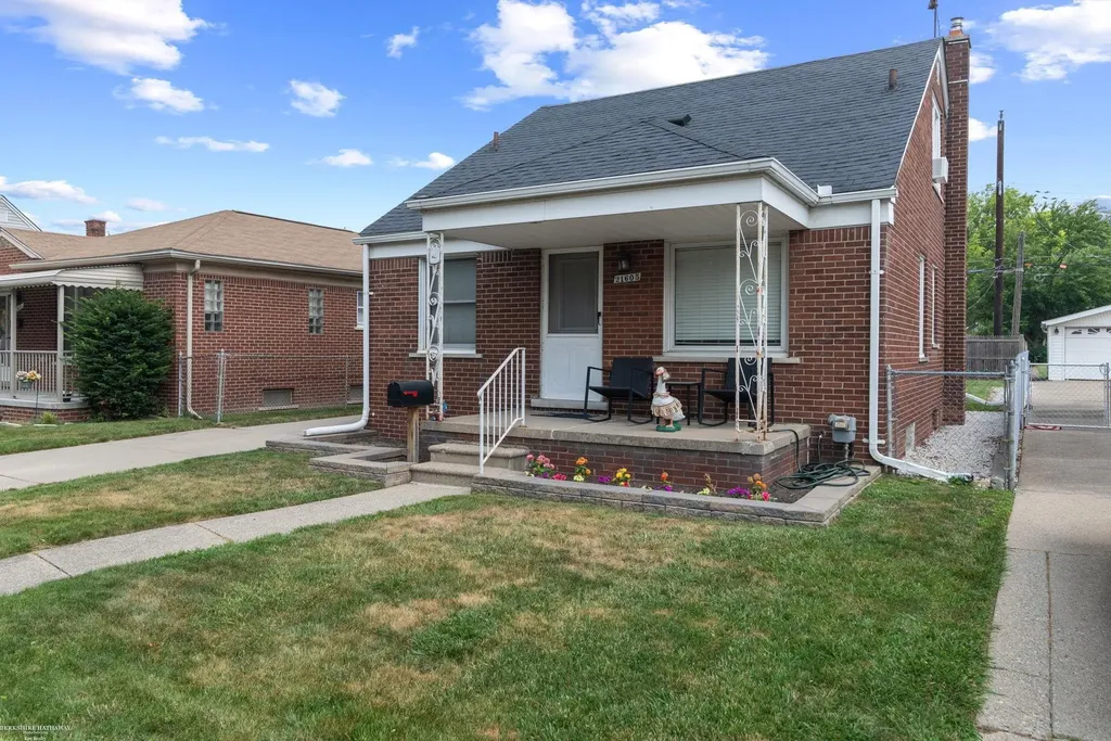 21605 Trombly Street St. Clair Shores City MI 48080
