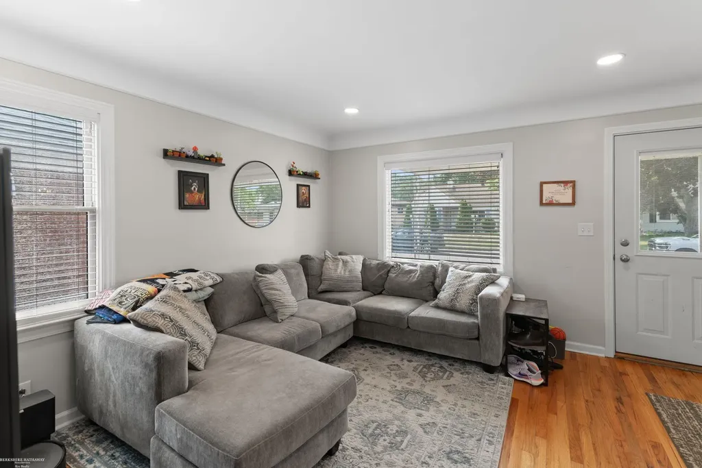 21605 Trombly Street St. Clair Shores City MI 48080