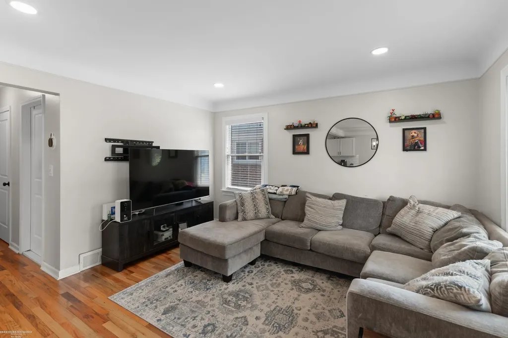 21605 Trombly Street St. Clair Shores City MI 48080