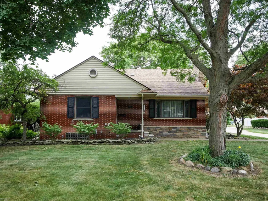44850 Kemp Street Sterling Heights City MI 48314