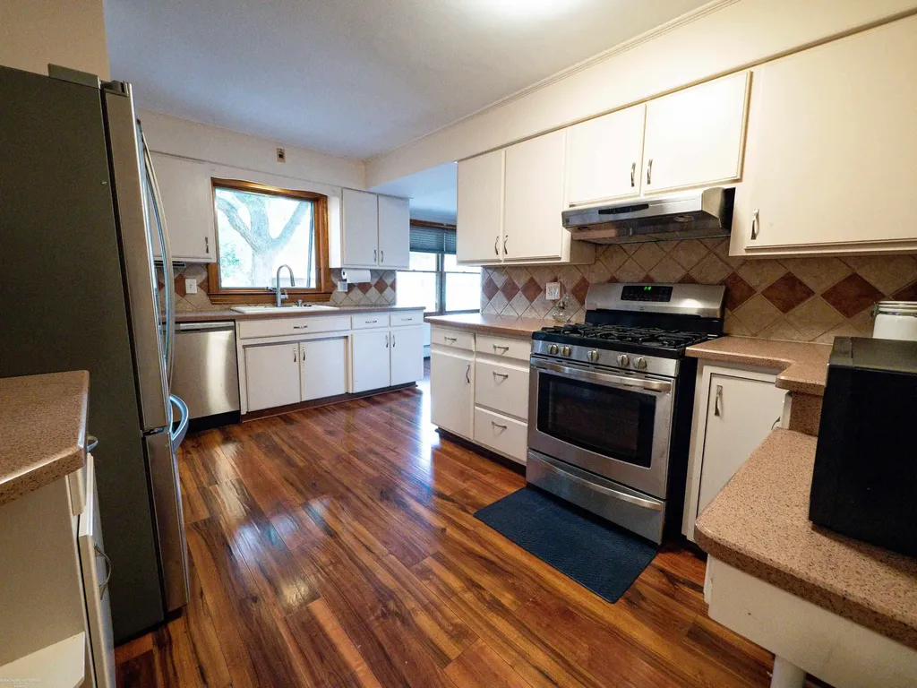 44850 Kemp Street Sterling Heights City MI 48314