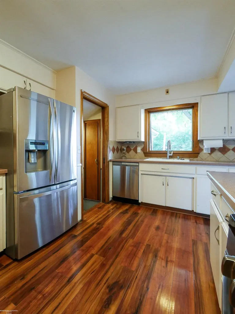 44850 Kemp Street Sterling Heights City MI 48314