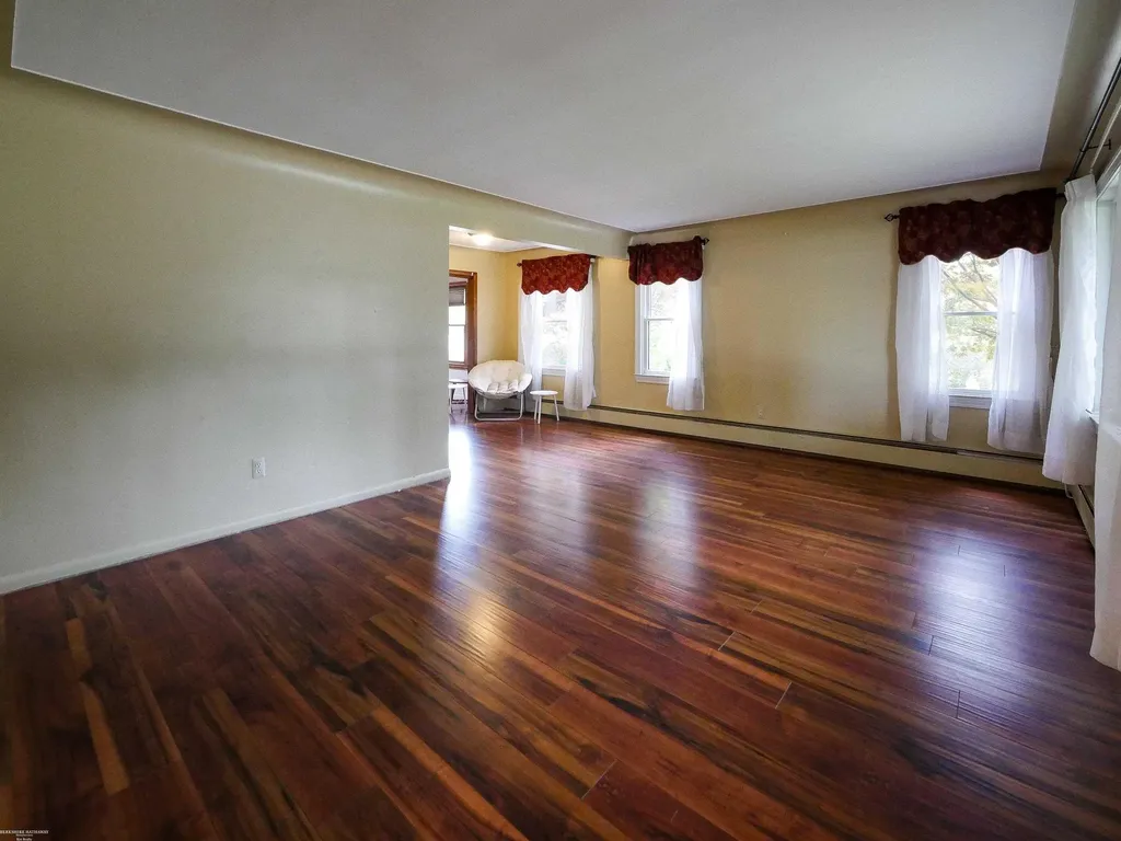 44850 Kemp Street Sterling Heights City MI 48314