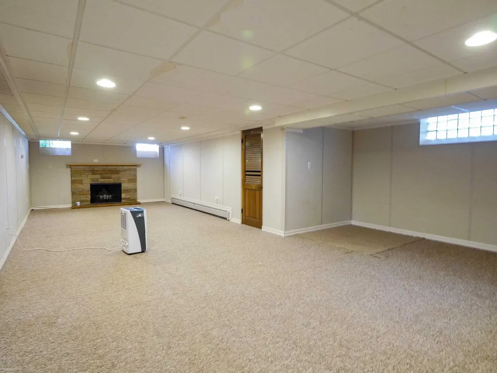 44850 Kemp Street Sterling Heights City MI 48314