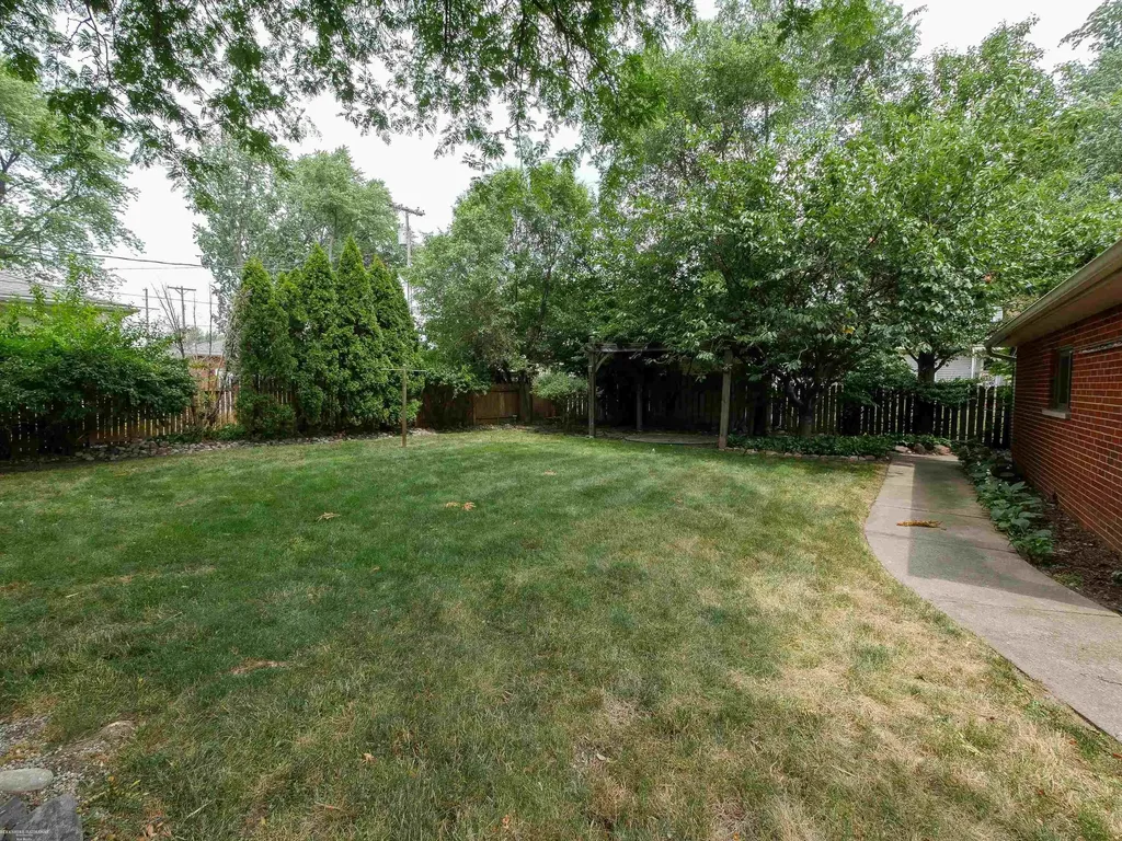 44850 Kemp Street Sterling Heights City MI 48314